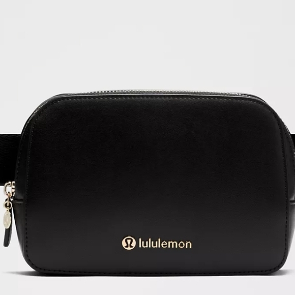 lululemon athletica Handbags - Lululemon Beltbag